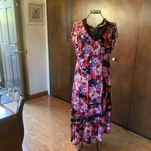 TORRID SIZE 2 BLACK FUCIA PURPLE AND WHITE DRESS